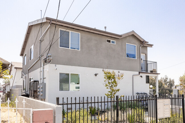 308 N Lorena St in Los Angeles, CA - Foto de edificio - Building Photo