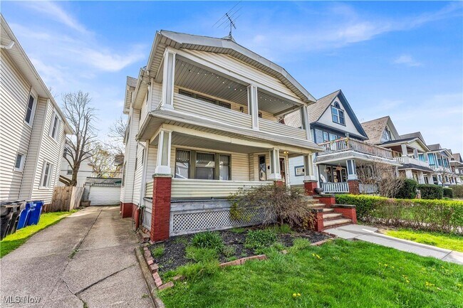 1905 W 73rd St in Cleveland, OH - Foto de edificio - Building Photo
