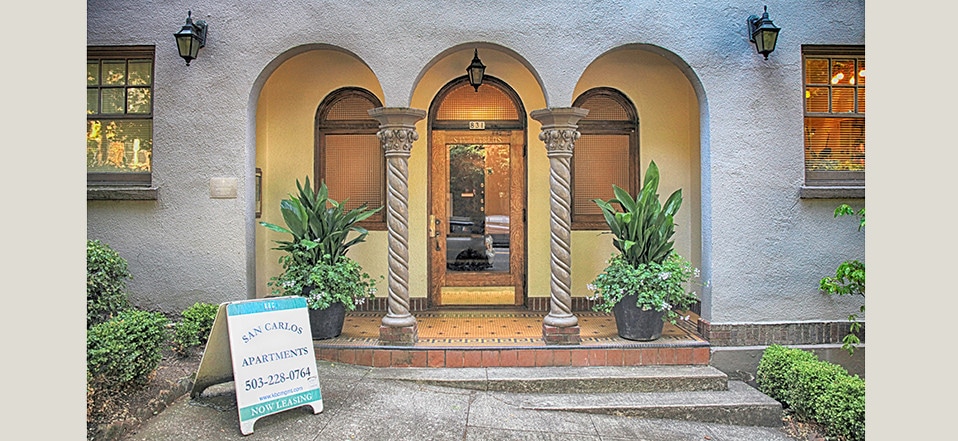 San Carlos Apartments in Portland, OR - Foto de edificio