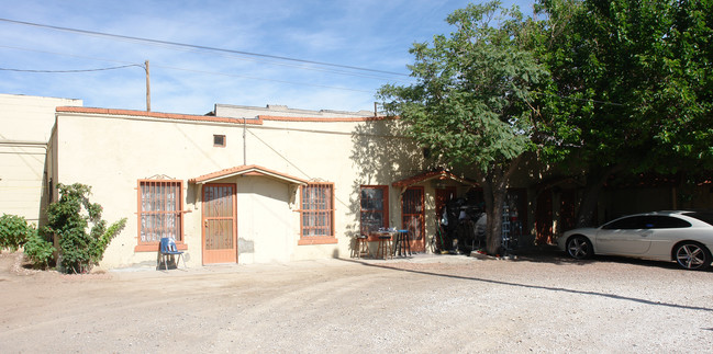 3114 Alameda Ave in El Paso, TX - Building Photo - Building Photo