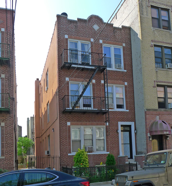 22-55 41st St in Astoria, NY - Foto de edificio