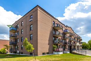 3300 Saint-Joseph Boul E Apartments