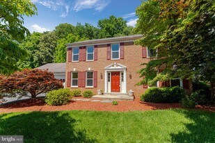 11778 Hollyview Dr in Great Falls, VA - Building Photo