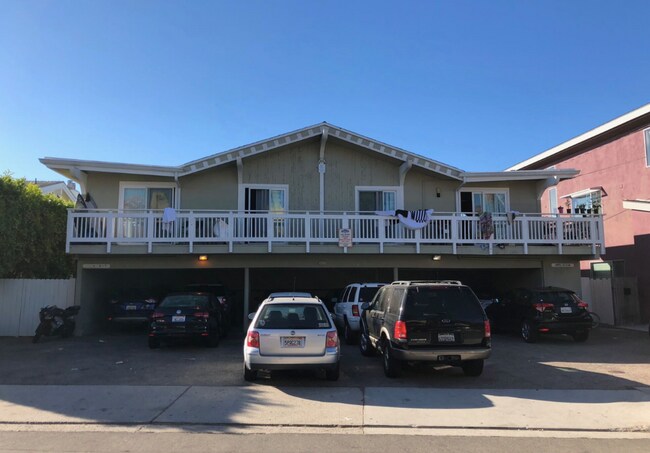 6561 Del Playa in Goleta, CA - Foto de edificio - Interior Photo