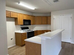 6011 Bel Fay Ln in Austin, TX - Building Photo - Building Photo