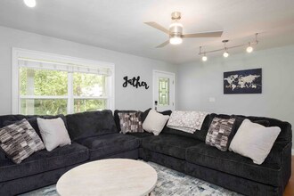 111 NW 24th St in Gainesville, FL - Building Photo - Building Photo