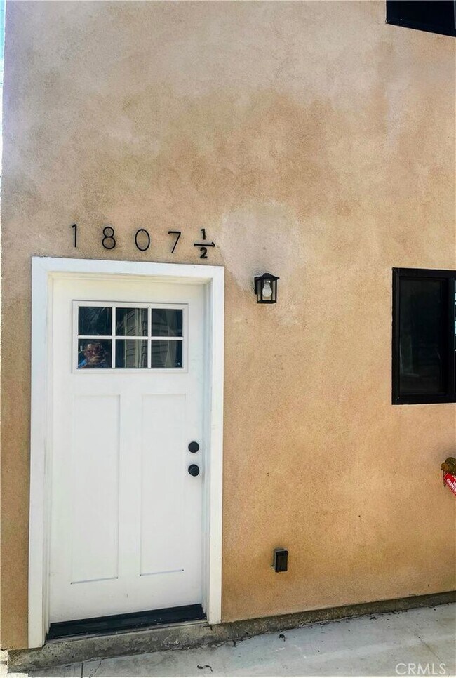 1807 1/2 S Gramercy Pl in Los Angeles, CA - Building Photo - Building Photo