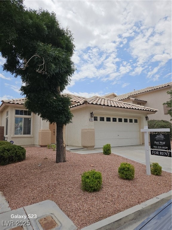 property at 916 Autumn Royal Ln