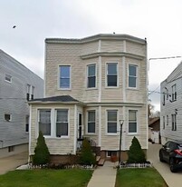 726 5th St in Secaucus, NJ - Building Photo
