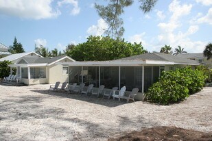 3003 Avenue F in Holmes Beach, FL - Building Photo - Building Photo