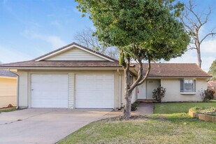 2614 Chevy Chase Dr in Irving, TX - Building Photo