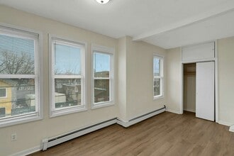 496 S 21st St in Irvington, NJ - Foto de edificio - Building Photo