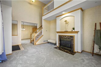 1998 Siefert St in Chaska, MN - Building Photo - Building Photo