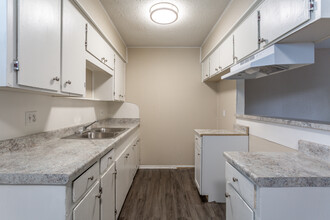 Embers Apartments **ALL BILLS PAID in Pasadena, TX - Building Photo - Interior Photo