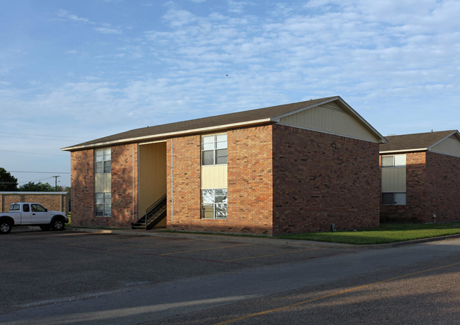 200 High School Dr in Waxahachie, TX - Building Photo - Building Photo