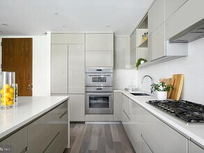 810 O St NW, Unit 608 in Washington, DC - Building Photo - Building Photo