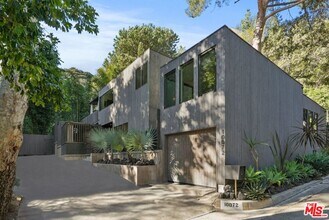 10072 Westwanda Dr in Beverly Hills, CA - Building Photo - Building Photo