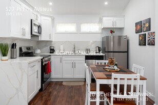 527 Pettis Ave in Mountain View, CA - Building Photo