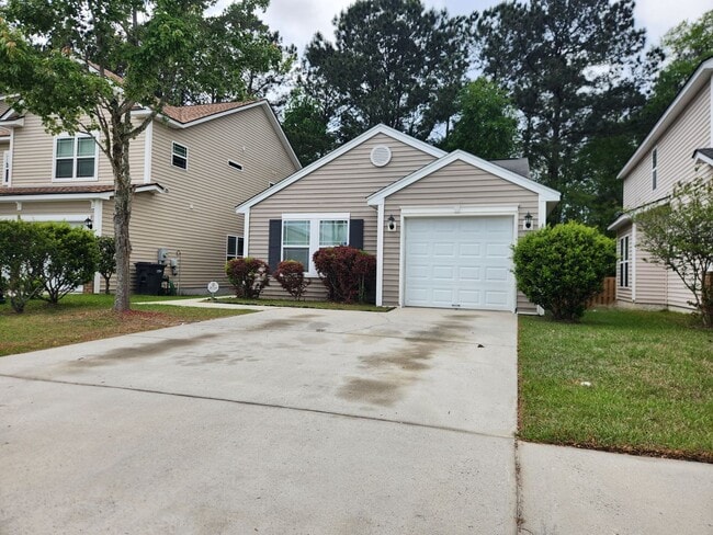 182 Chapel Lake S in Savannah, GA - Building Photo - Building Photo