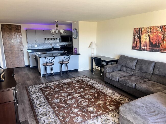 Portage Trail East Apartments in Cuyahoga Falls, OH - Foto de edificio - Building Photo