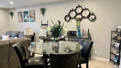 140 S Cypress Rd, Unit 123 in Pompano Beach, FL - Building Photo - Building Photo