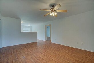 12028 NW 136th Terrace in Piedmont, OK - Building Photo - Building Photo