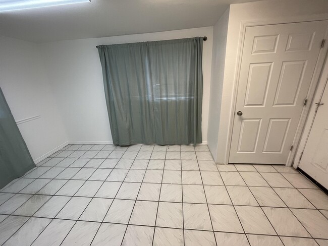 15 S Dollins Ave in Orlando, FL - Building Photo - Building Photo
