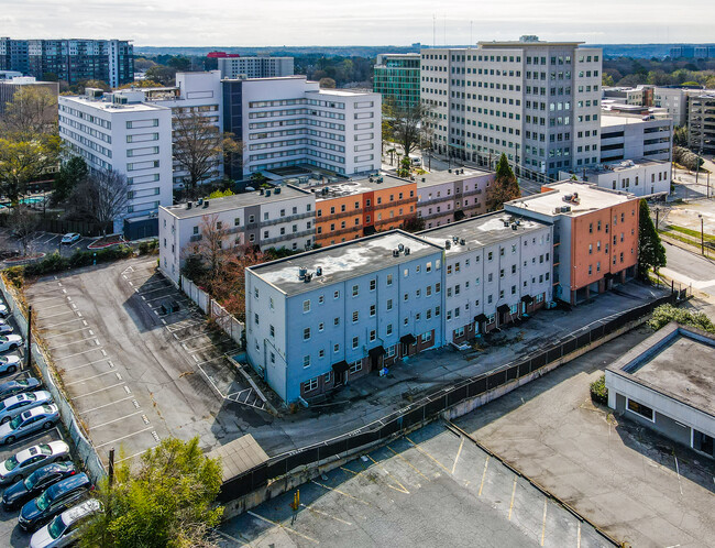 340 E Paces Ferry Rd in Atlanta, GA - Building Photo - Building Photo