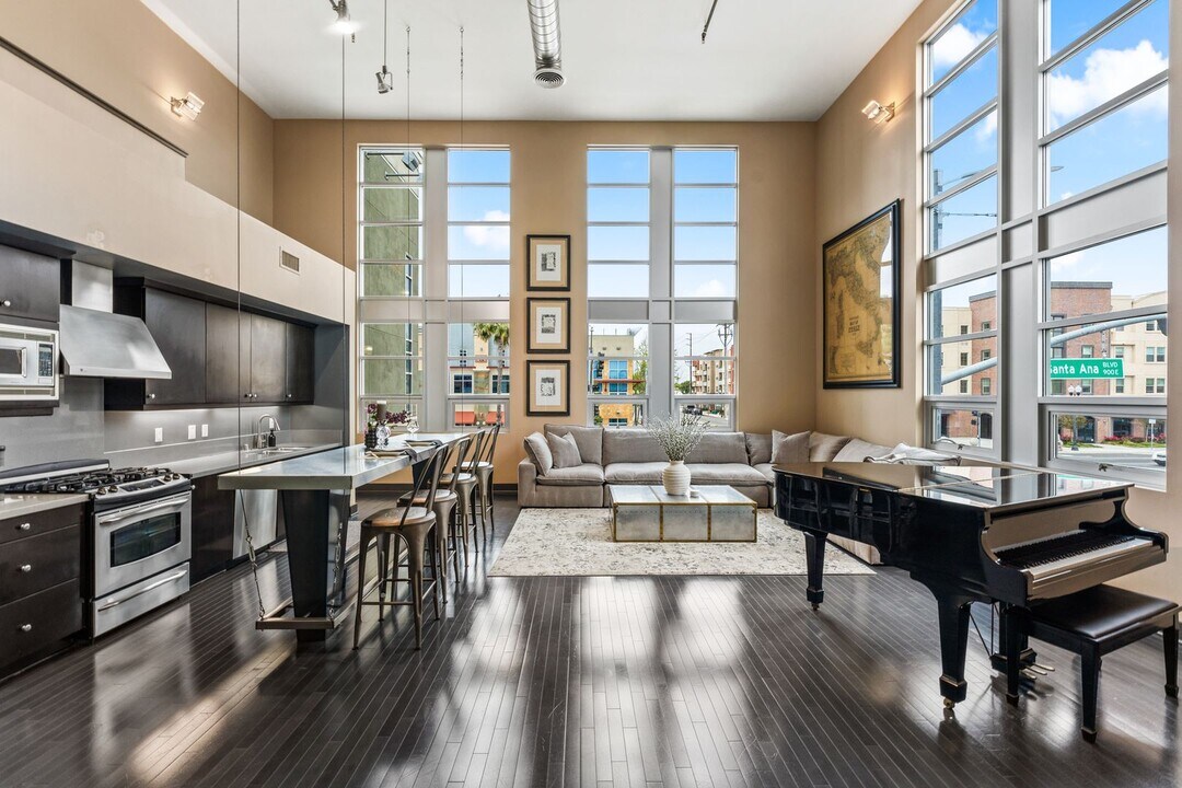 936 E Santa Ana Blvd in Santa Ana, CA - Building Photo