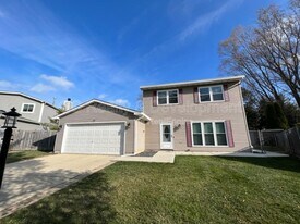 12 Wild Rose Ct in Streamwood, IL - Building Photo
