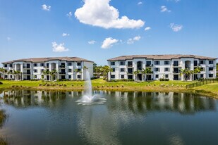 Portofino Vineyards in Ft. Myers, FL - Building Photo