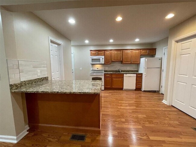 29 Fort Putnam St in Highland Falls, NY - Building Photo - Building Photo
