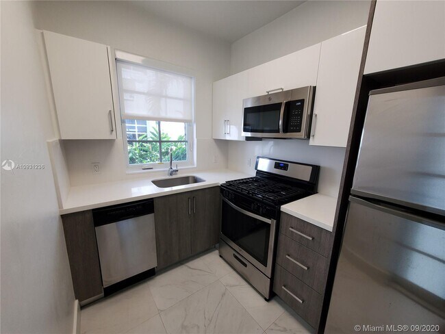 831 16th St-Unit -831-19 in Miami Beach, FL - Building Photo - Building Photo