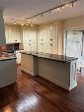 10010 NW 9th St Cir in Miami, FL - Building Photo - Building Photo