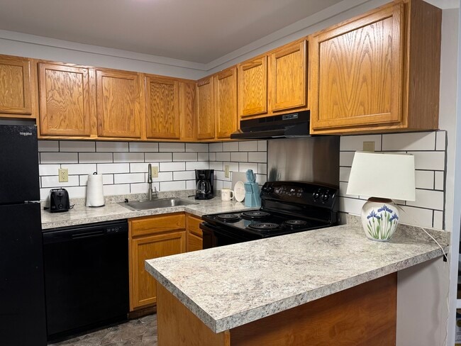 1001 White Oak Rd, Unit D32