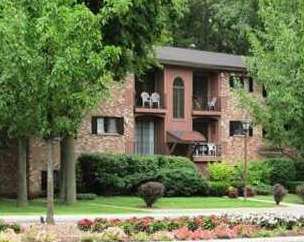 Heritage Village Apartments in Guilderland, NY - Building Photo - Building Photo