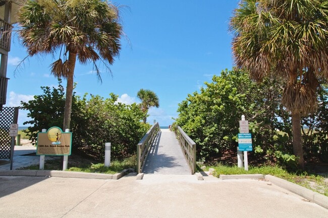 19727 Gulf Blvd in Indian Shores, FL - Building Photo - Building Photo