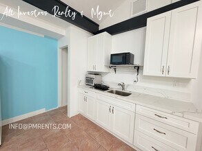 420 Hutchison St in Vista, CA - Building Photo - Building Photo