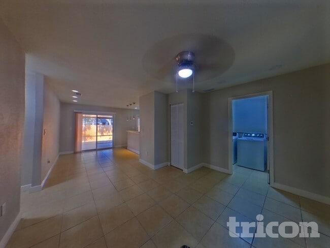 2280 Winchester Dr in Dunedin, FL - Foto de edificio - Building Photo