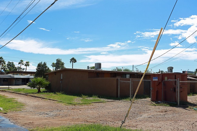 Catalina Apartments in Tucson, AZ - Building Photo - Building Photo