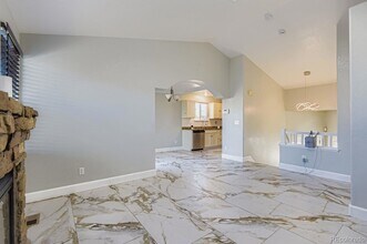 4925 Freeport Wy in Denver, CO - Foto de edificio - Building Photo