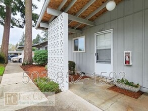 18001 Northeast Pacific Street in Portland, OR - Building Photo - Building Photo