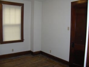 2360 Chickasaw St in Cincinnati, OH - Foto de edificio - Building Photo
