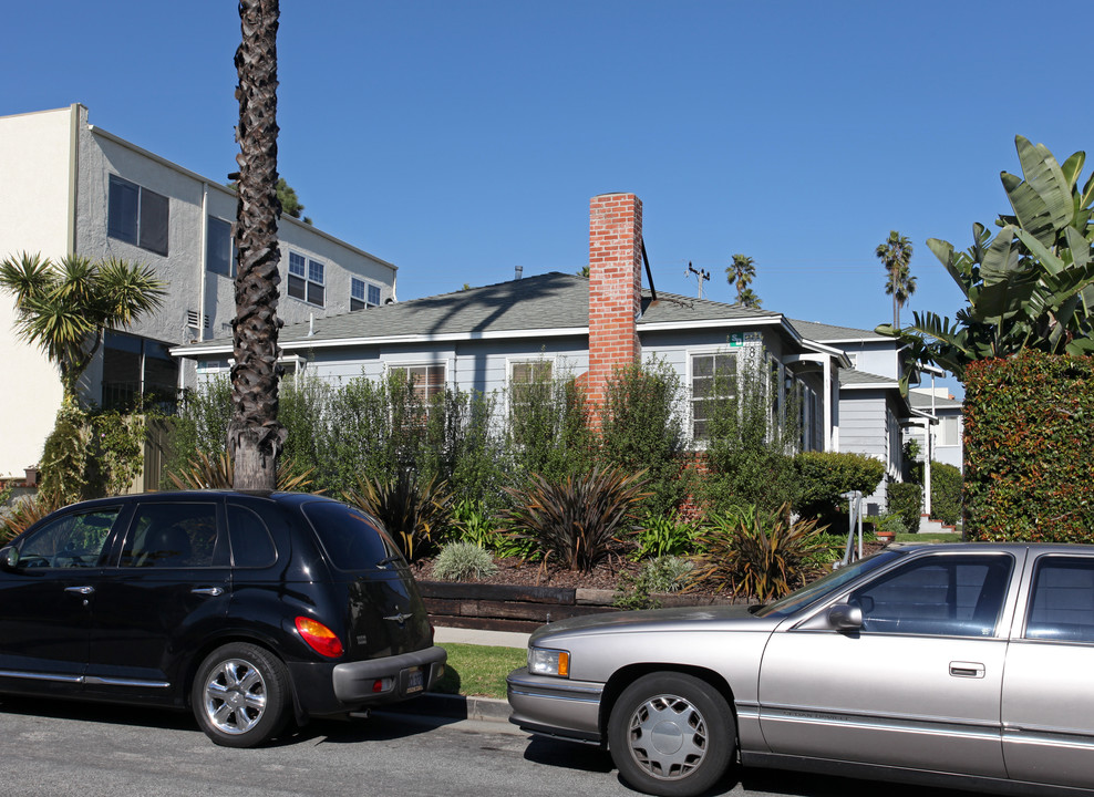 823 18th St in Santa Monica, CA - Building Photo