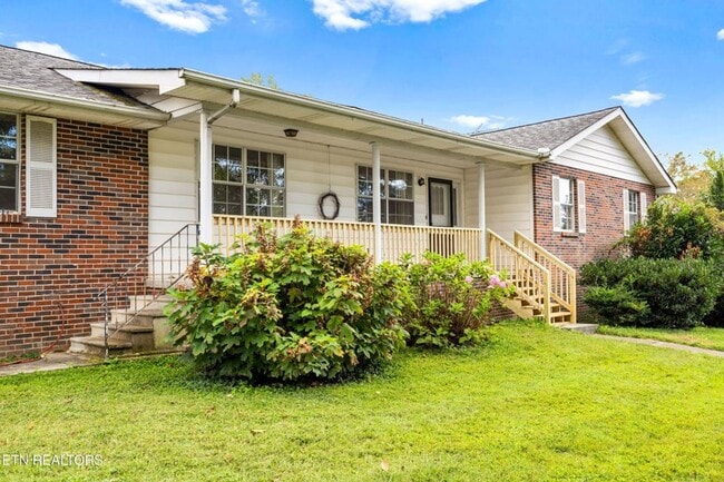 804 Chilhowee View Rd in Maryville, TN - Building Photo - Building Photo