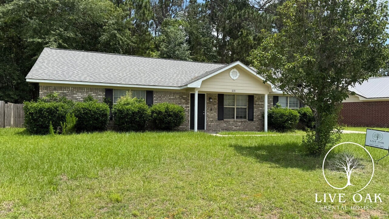 1221 Jubail Dr in Hinesville, GA - Foto de edificio