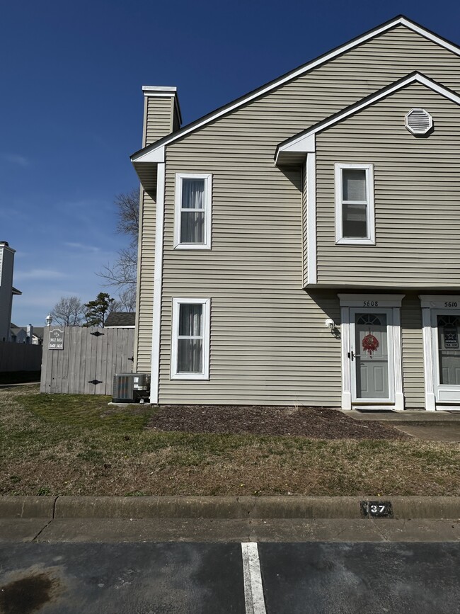 5608 Tourmaline Ct in Virginia Beach, VA - Building Photo - Building Photo