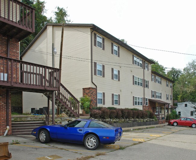 2913 Chesterfield Ave in Charleston, WV - Foto de edificio - Building Photo