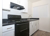 2br Bungalow w/patio Kitchen - Ironwood Apartments in Phoenix, Arizona