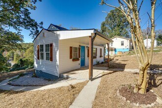 927 Hulana St in Rossville, GA - Foto de edificio - Building Photo